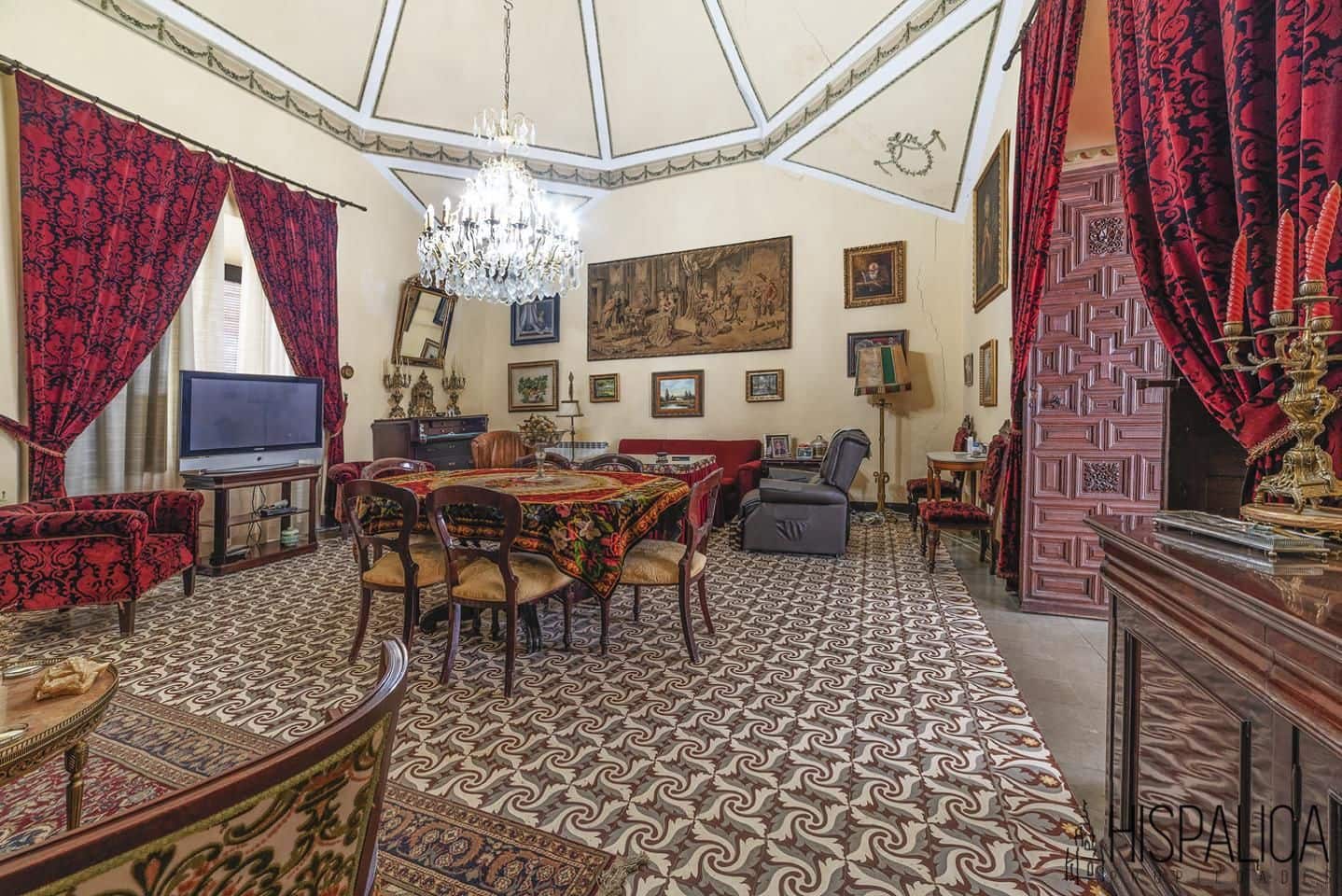 8 bedroom Villa for sale in Ecija with garage - € 800,000 (Ref: 7836117)