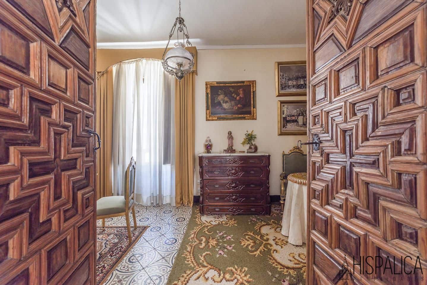 8 bedroom Villa for sale in Ecija with garage - € 800,000 (Ref: 7836117)