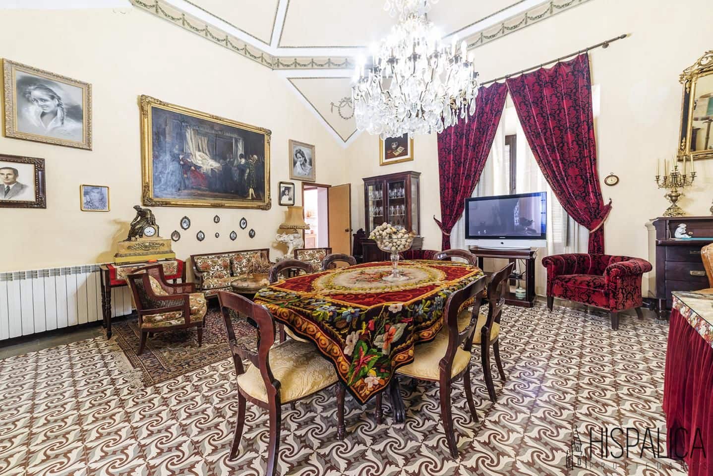 8 bedroom Villa for sale in Ecija with garage - € 800,000 (Ref: 7836117)