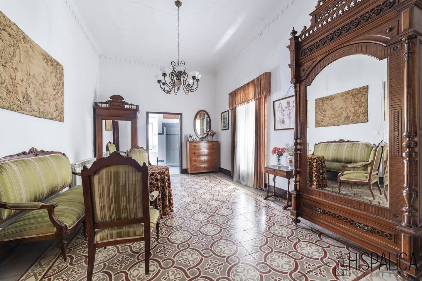 8 bedroom Villa for sale in Ecija with garage - € 800,000 (Ref: 7836117)