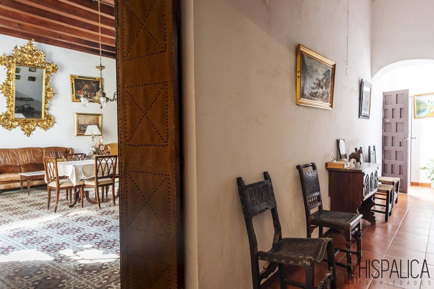 8 bedroom Villa for sale in Ecija with garage - € 800,000 (Ref: 7836117)