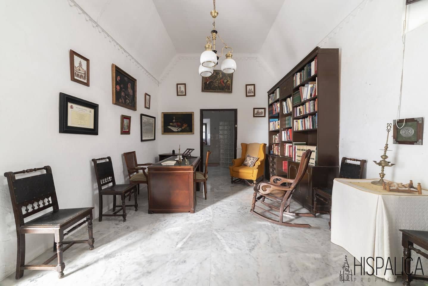 8 bedroom Villa for sale in Ecija with garage - € 800,000 (Ref: 7836117)