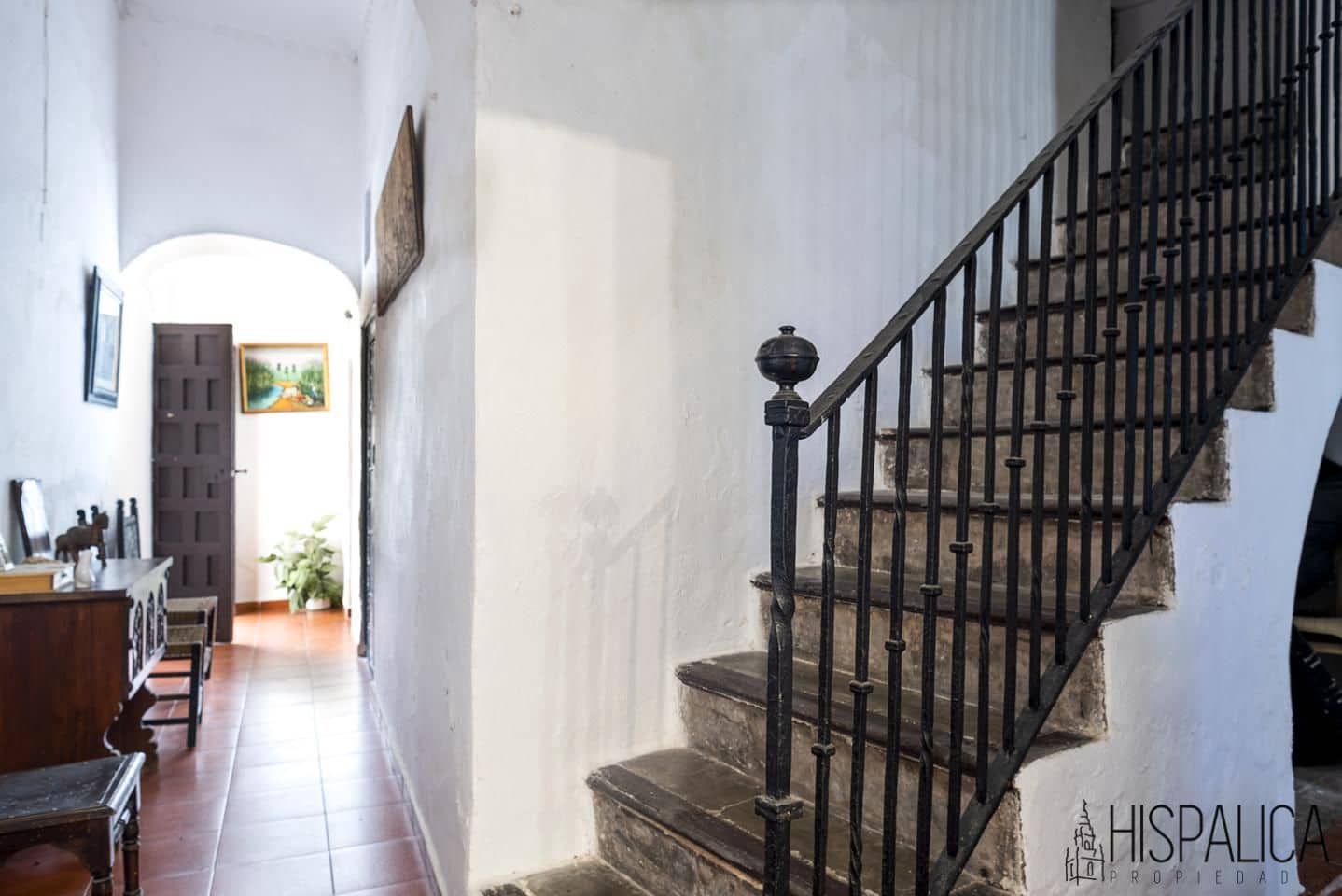 8 bedroom Villa for sale in Ecija with garage - € 800,000 (Ref: 7836117)