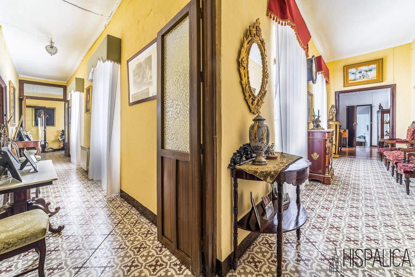 8 bedroom Villa for sale in Ecija with garage - € 800,000 (Ref: 7836117)