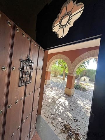 8 soverom Villa til salgs i Ecija med svømmebasseng garasje - € 500 000 (Ref: 7850611)