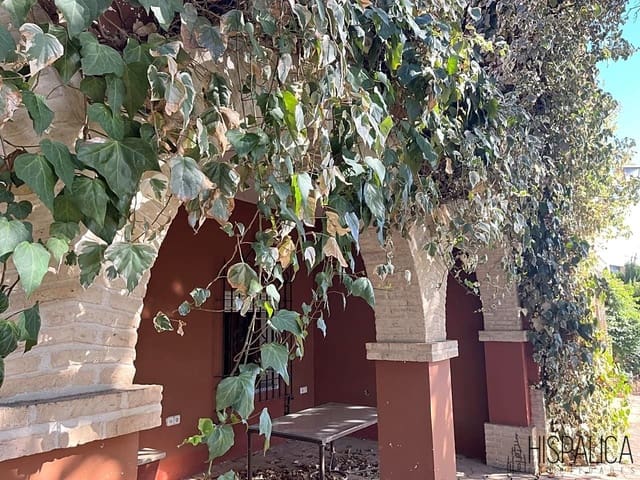 8 soverom Villa til salgs i Ecija med svømmebasseng garasje - € 500 000 (Ref: 7850611)