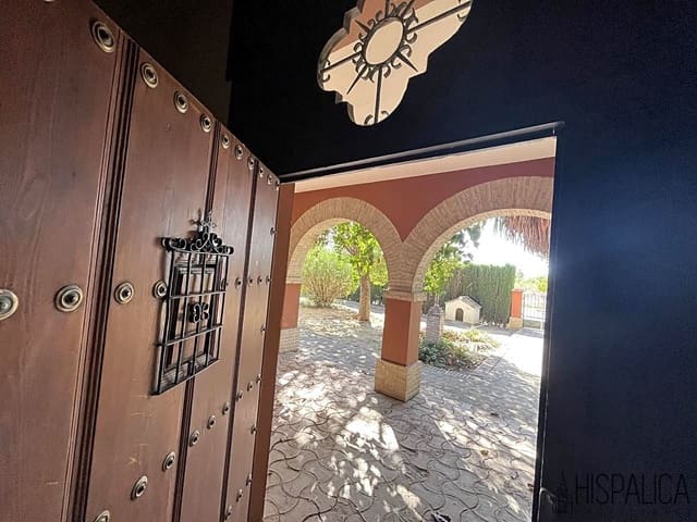 8 soverom Villa til salgs i Ecija med svømmebasseng garasje - € 500 000 (Ref: 7850611)