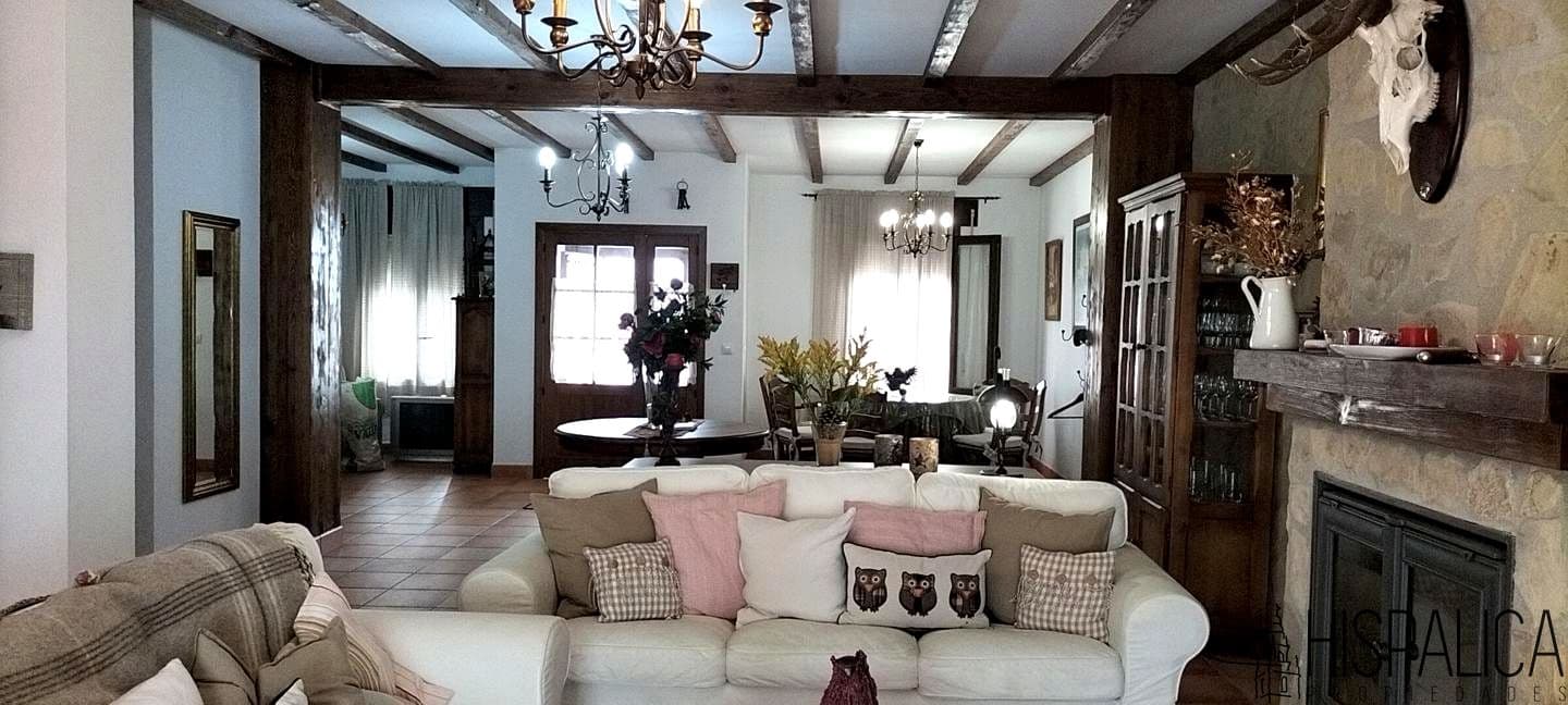 5 bedroom Villa for sale in Grazalema - € 350,000 (Ref: 7995703)