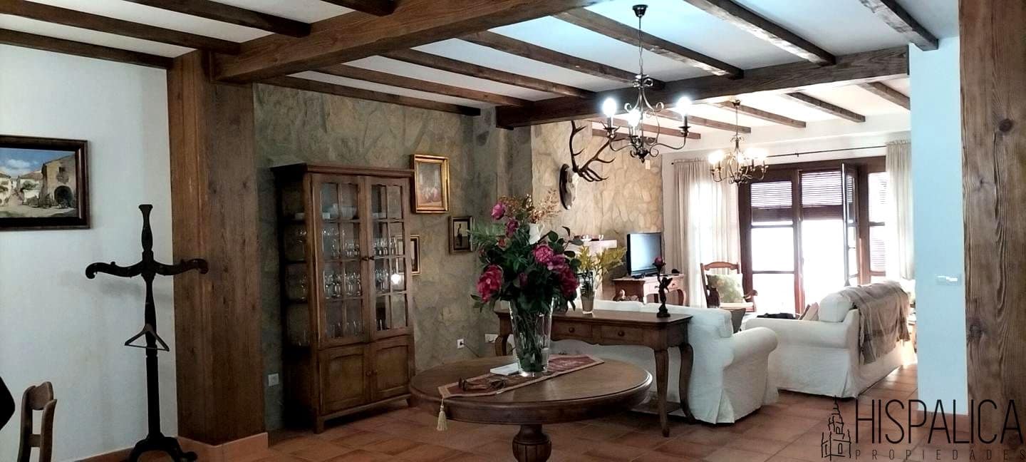 5 bedroom Villa for sale in Grazalema - € 350,000 (Ref: 7995703)