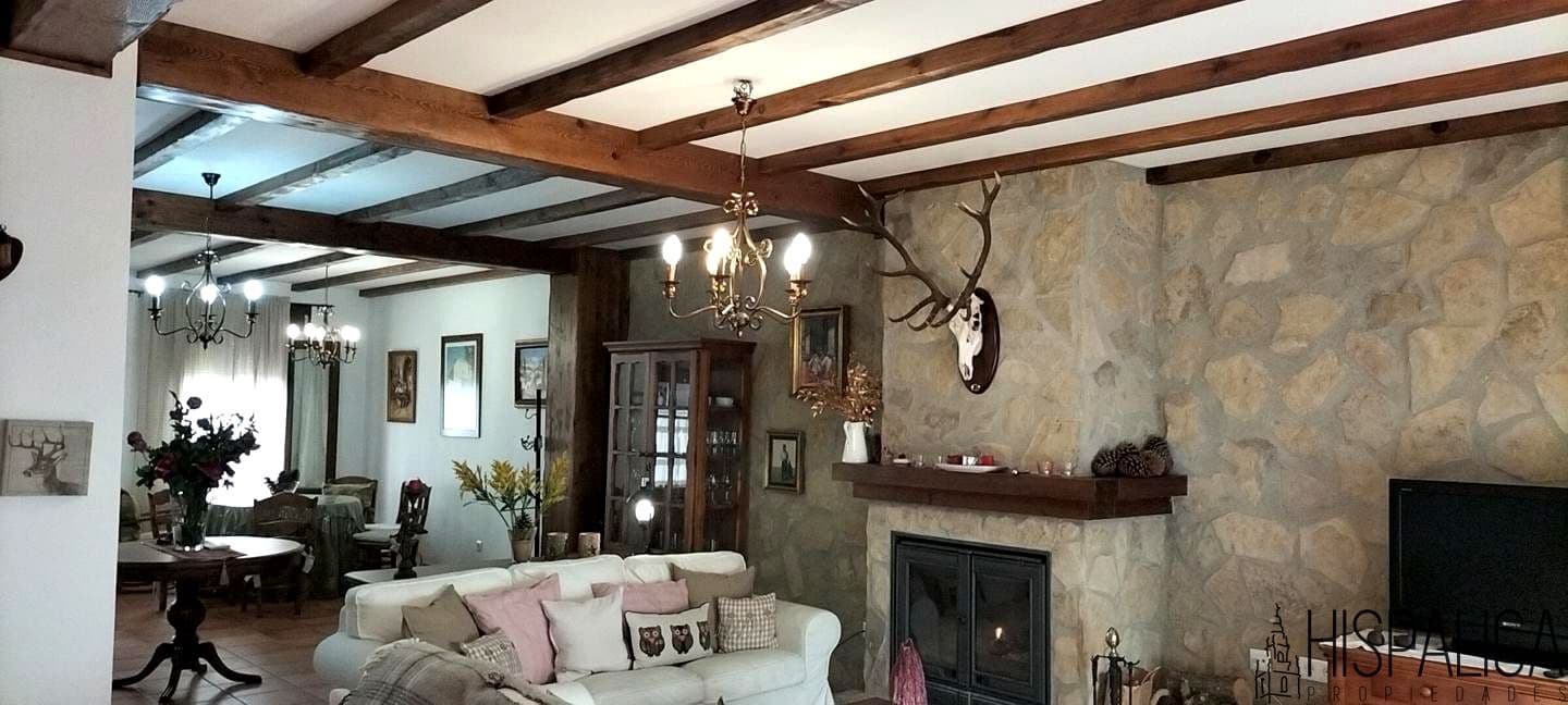 5 bedroom Villa for sale in Grazalema - € 350,000 (Ref: 7995703)