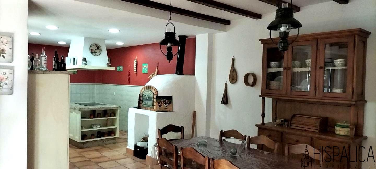 5 bedroom Villa for sale in Grazalema - € 350,000 (Ref: 7995703)