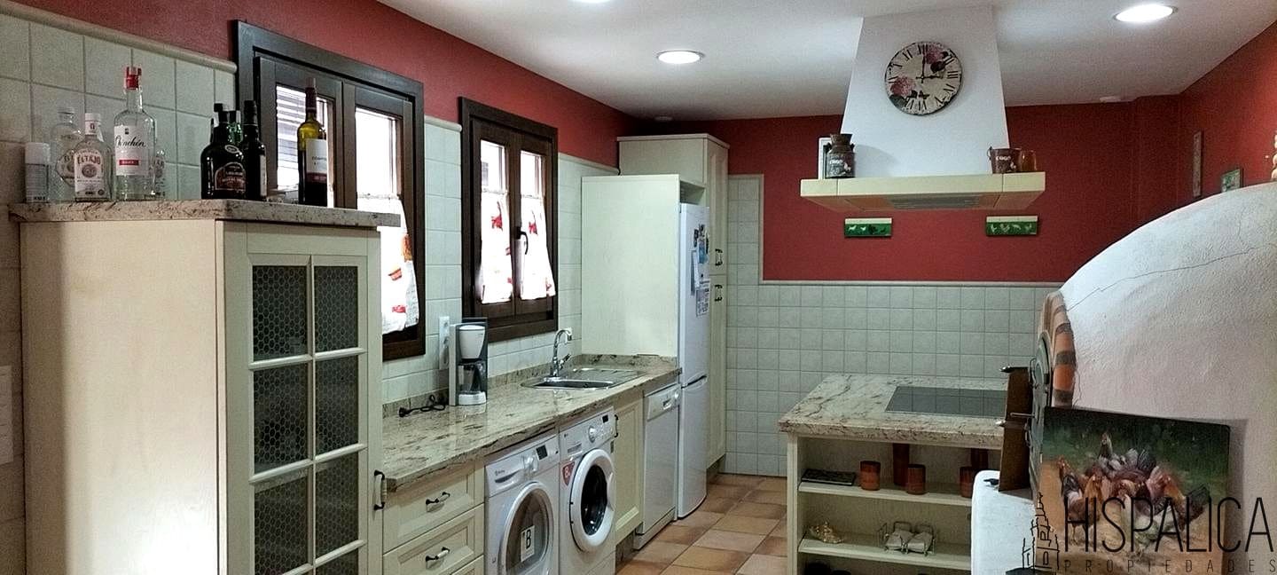 5 bedroom Villa for sale in Grazalema - € 350,000 (Ref: 7995703)