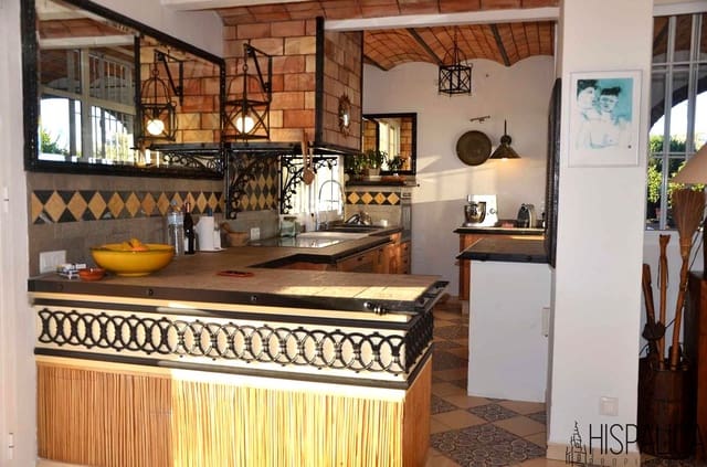 4 makuuhuone Huvila myytävänä paikassa Aznalcázar mukana uima-altaan 
autotalli - 510 000 € (Ref: 8402238)