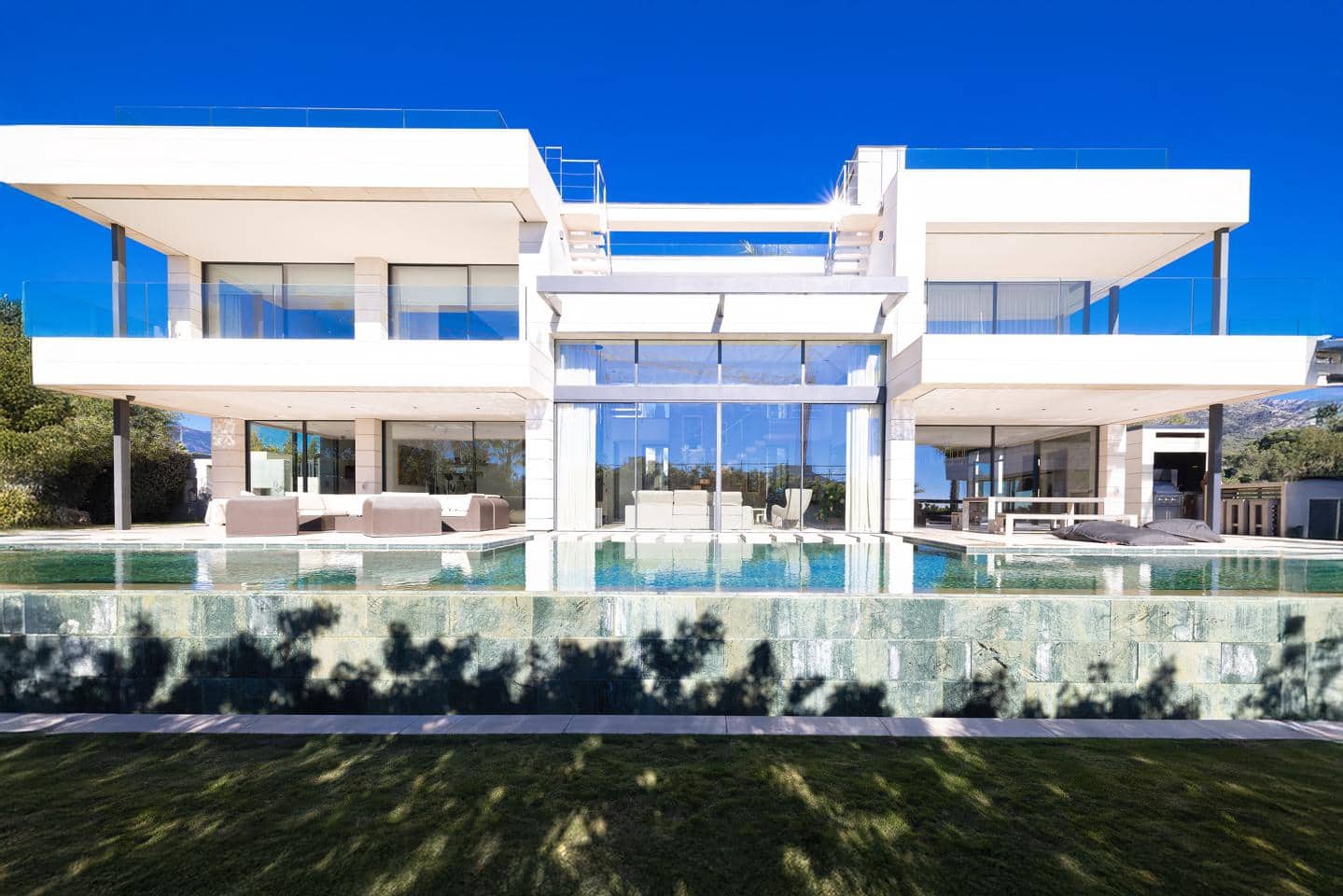6 sypialnia Willa na sprzedaż w Marbella z basenem garażem - 7 000 000 € (Ref: 8703356)
