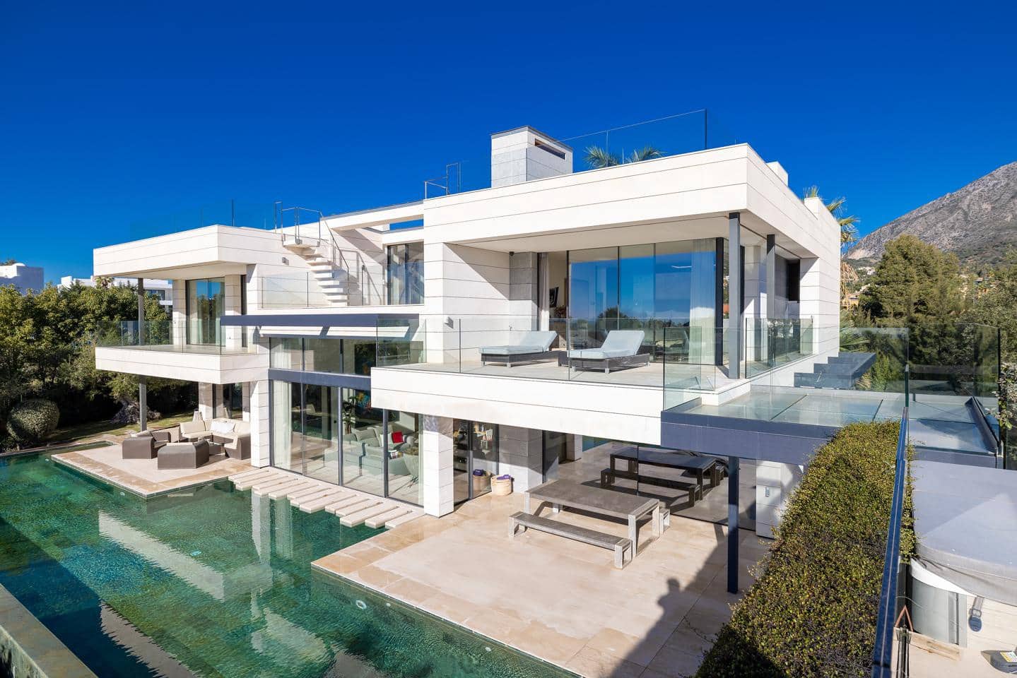 6 sypialnia Willa na sprzedaż w Marbella z basenem garażem - 7 000 000 € (Ref: 8703356)