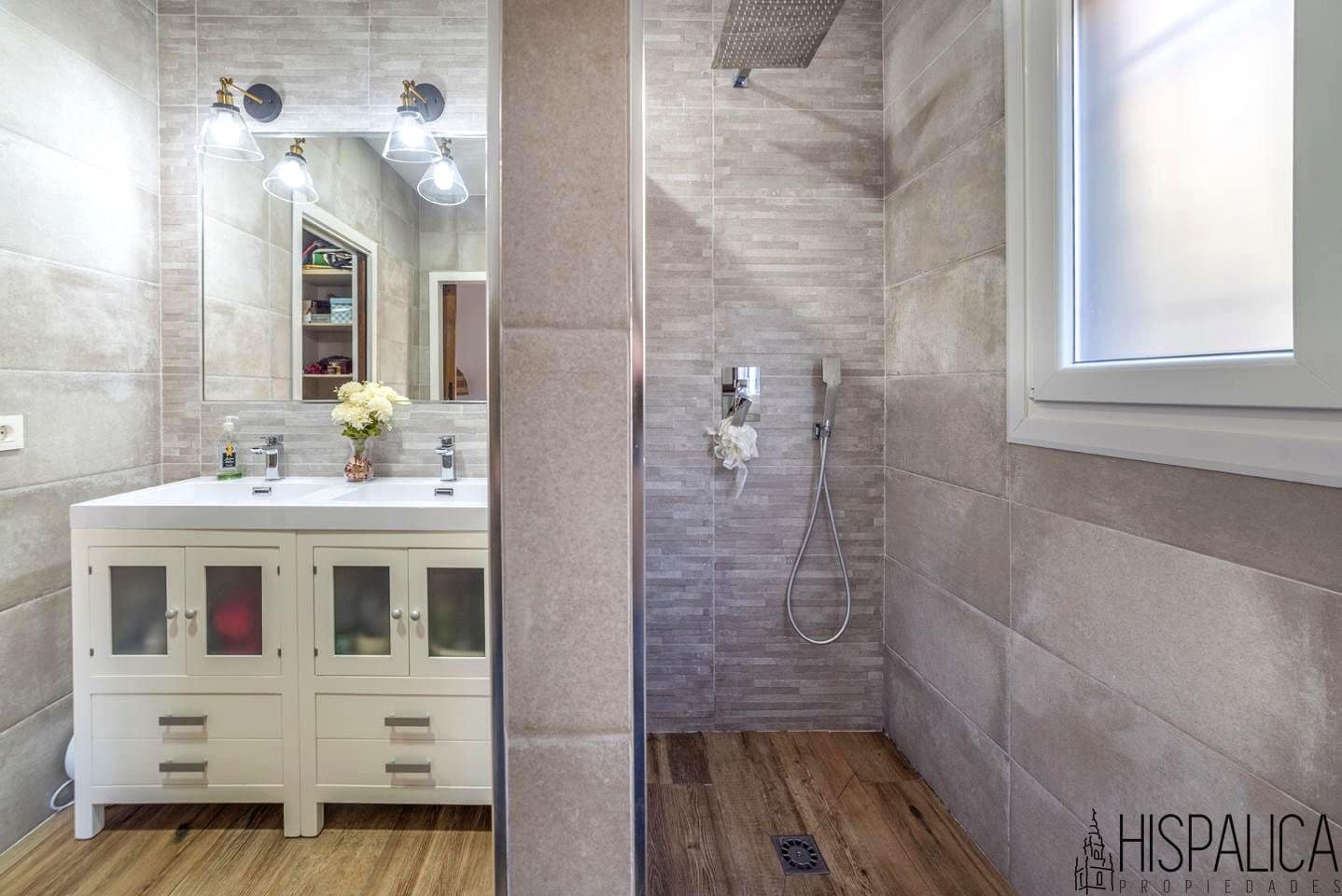 4 soveværelse Villa til salg i Bollullos de la Mitacion med swimmingpool - € 425.000 (Ref: 8780822)