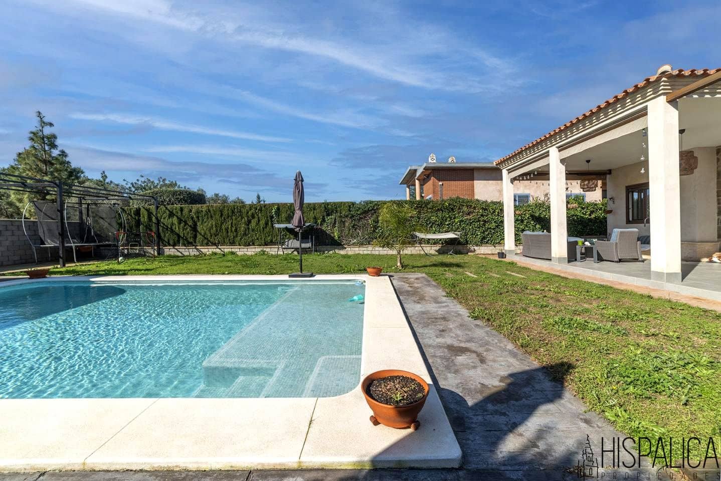 4 soveværelse Villa til salg i Bollullos de la Mitacion med swimmingpool - € 425.000 (Ref: 8780822)