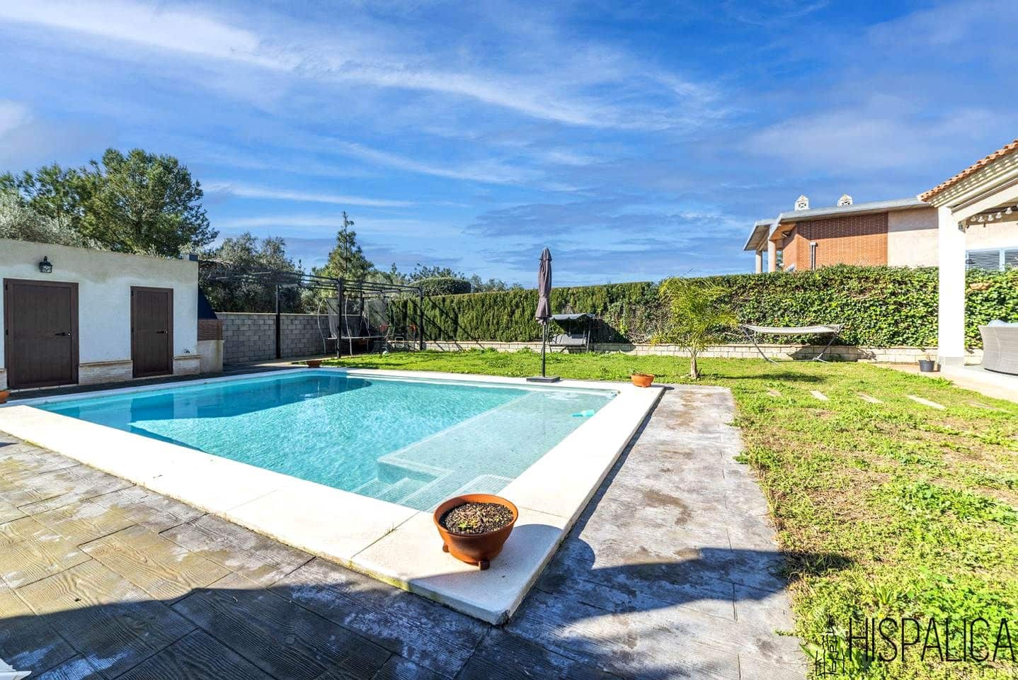 4 soveværelse Villa til salg i Bollullos de la Mitacion med swimmingpool - € 425.000 (Ref: 8780822)