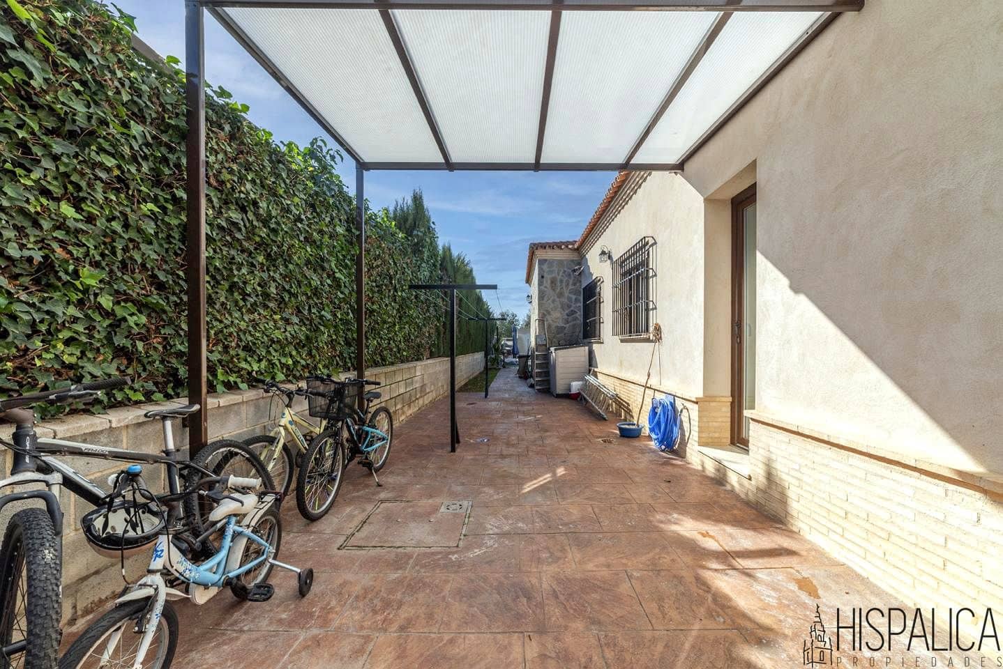 4 soveværelse Villa til salg i Bollullos de la Mitacion med swimmingpool - € 425.000 (Ref: 8780822)