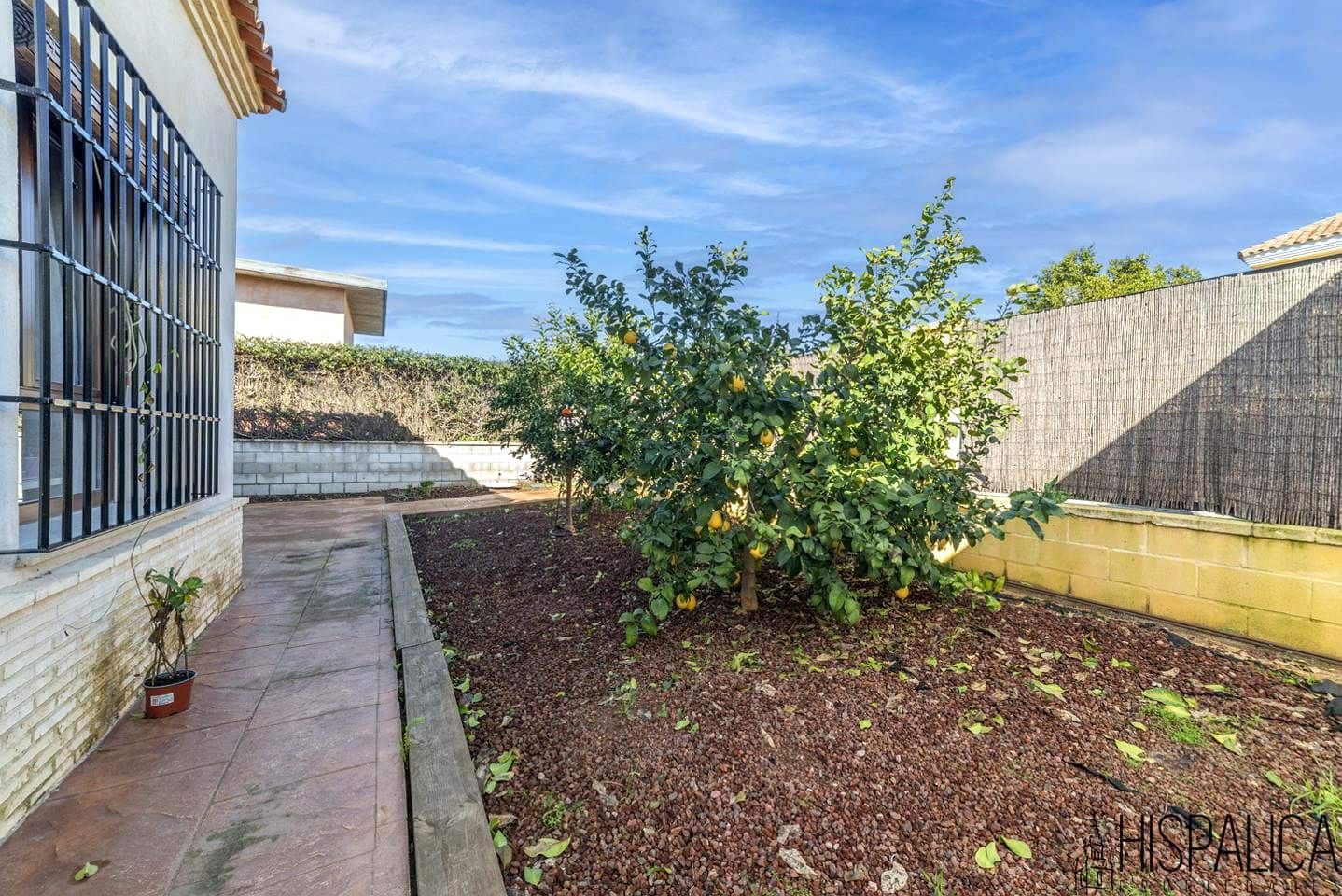 4 soveværelse Villa til salg i Bollullos de la Mitacion med swimmingpool - € 425.000 (Ref: 8780822)