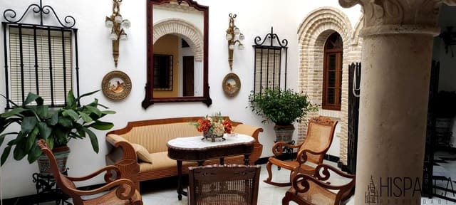 6 soveværelse Villa til salg i Ecija med swimmingpool - € 675.000 (Ref: 8830494)