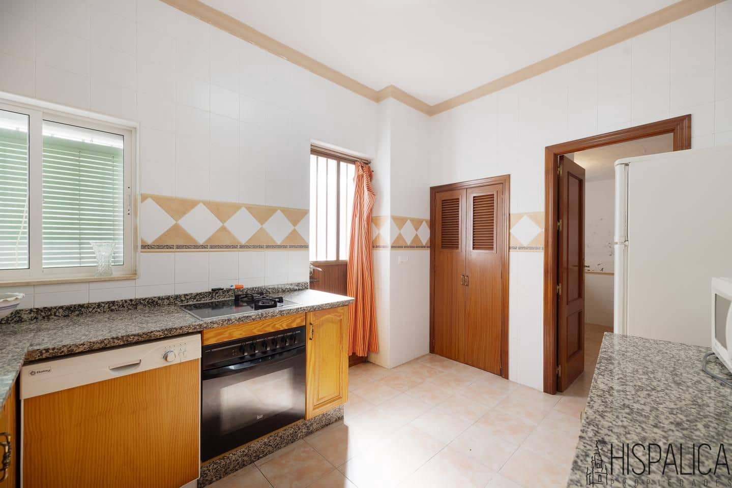 7 soveværelse Villa til salg i Carrion de los Cespedes med garage - € 311.000 (Ref: 8931561)