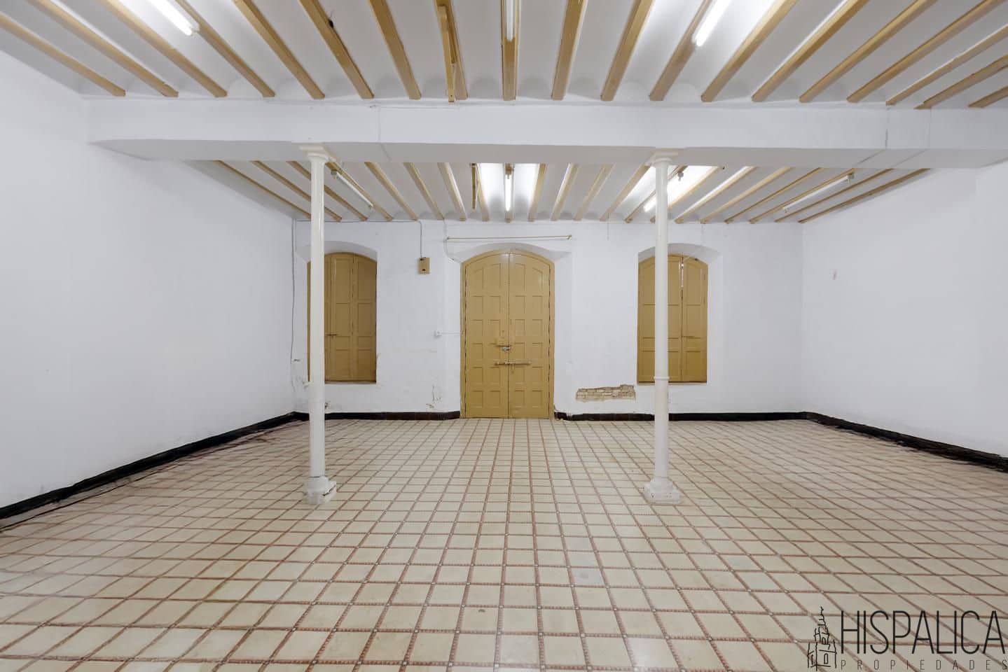 7 soveværelse Villa til salg i Carrion de los Cespedes med garage - € 311.000 (Ref: 8931561)