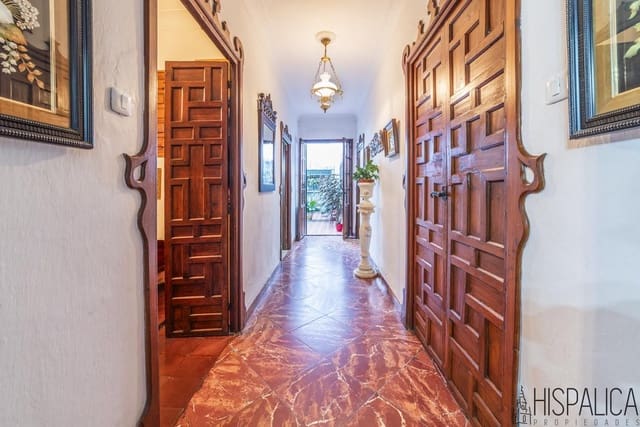 4 soveværelse Finca/Landehus til salg i Lora del Río - € 450.000 (Ref: 9118104)