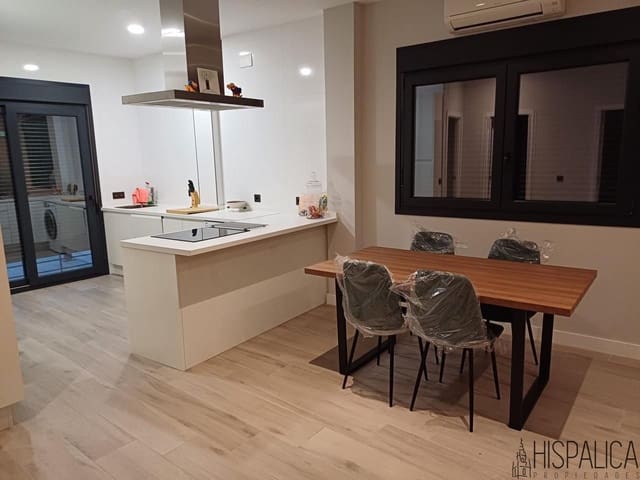 4 soveværelse Villa til salg i Palomares del Río med swimmingpool - € 350.000 (Ref: 9118105)
