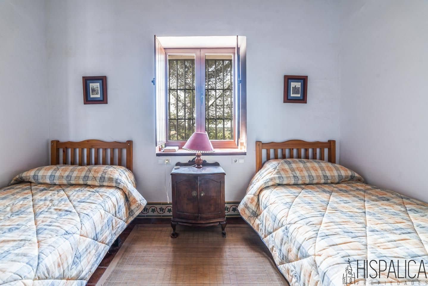 5 soveværelse Finca/Landehus til salg i Lora del Rio med swimmingpool - € 675.000 (Ref: 9135938)