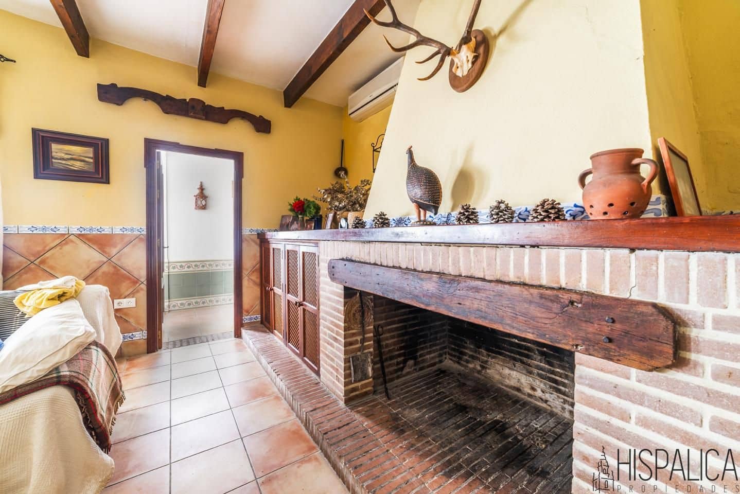 5 soveværelse Finca/Landehus til salg i Lora del Rio med swimmingpool - € 675.000 (Ref: 9135938)