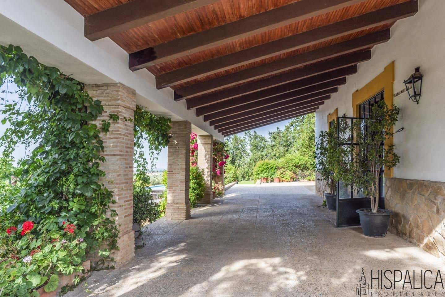 5 soveværelse Finca/Landehus til salg i Lora del Rio med swimmingpool - € 675.000 (Ref: 9135938)