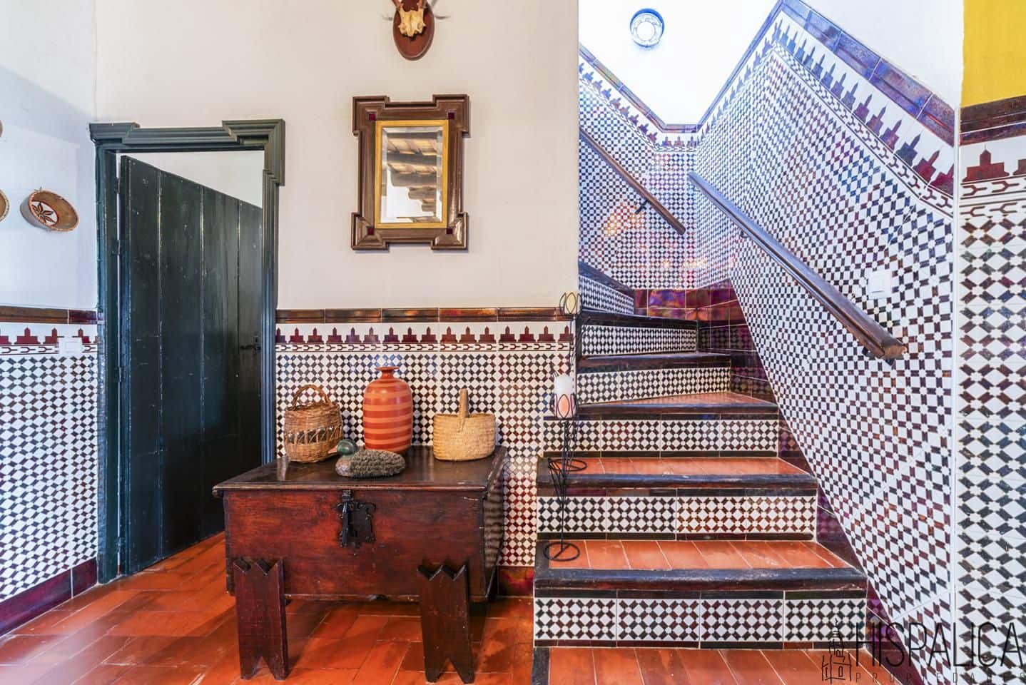 5 soveværelse Finca/Landehus til salg i Lora del Rio med swimmingpool - € 675.000 (Ref: 9135938)