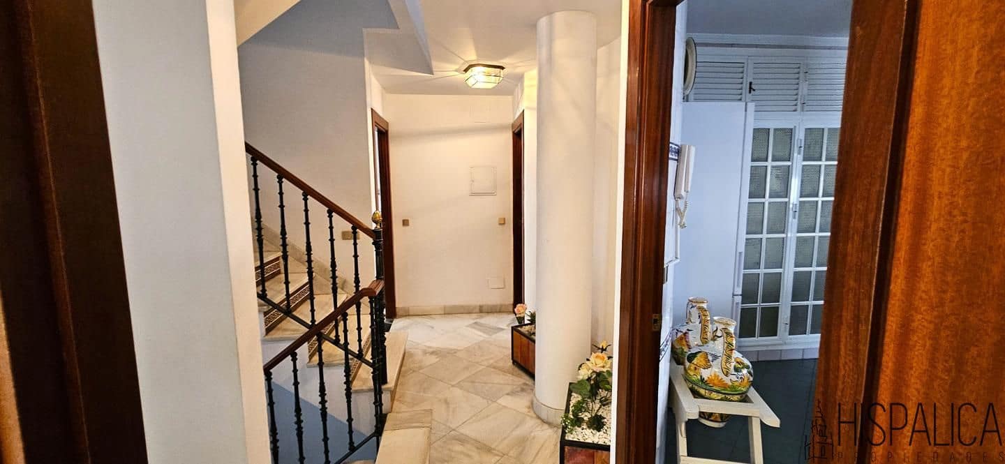 7 soveværelse Villa til salg i Dos Hermanas - € 550.000 (Ref: 9187846)