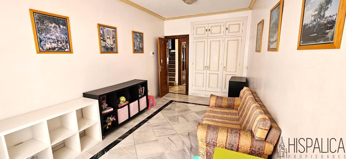 7 soveværelse Villa til salg i Dos Hermanas - € 550.000 (Ref: 9187846)