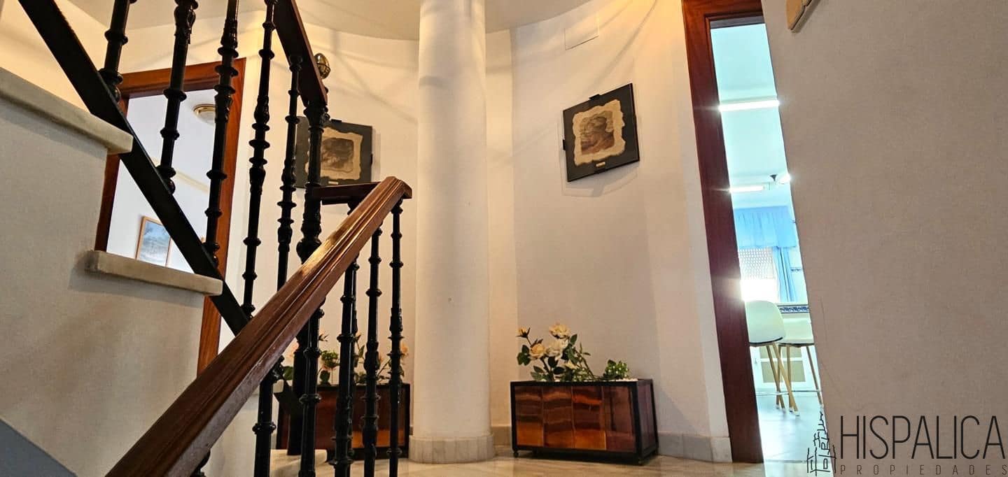 7 soveværelse Villa til salg i Dos Hermanas - € 550.000 (Ref: 9187846)