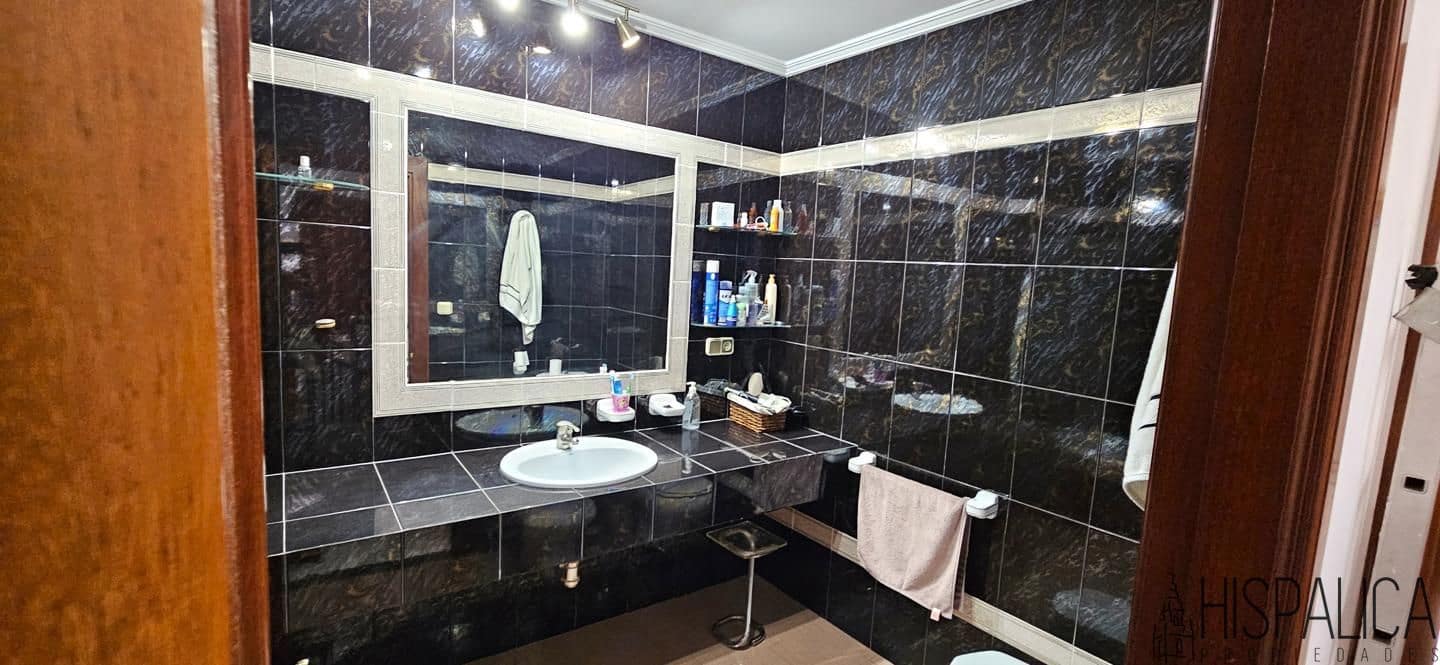 7 soveværelse Villa til salg i Dos Hermanas - € 550.000 (Ref: 9187846)