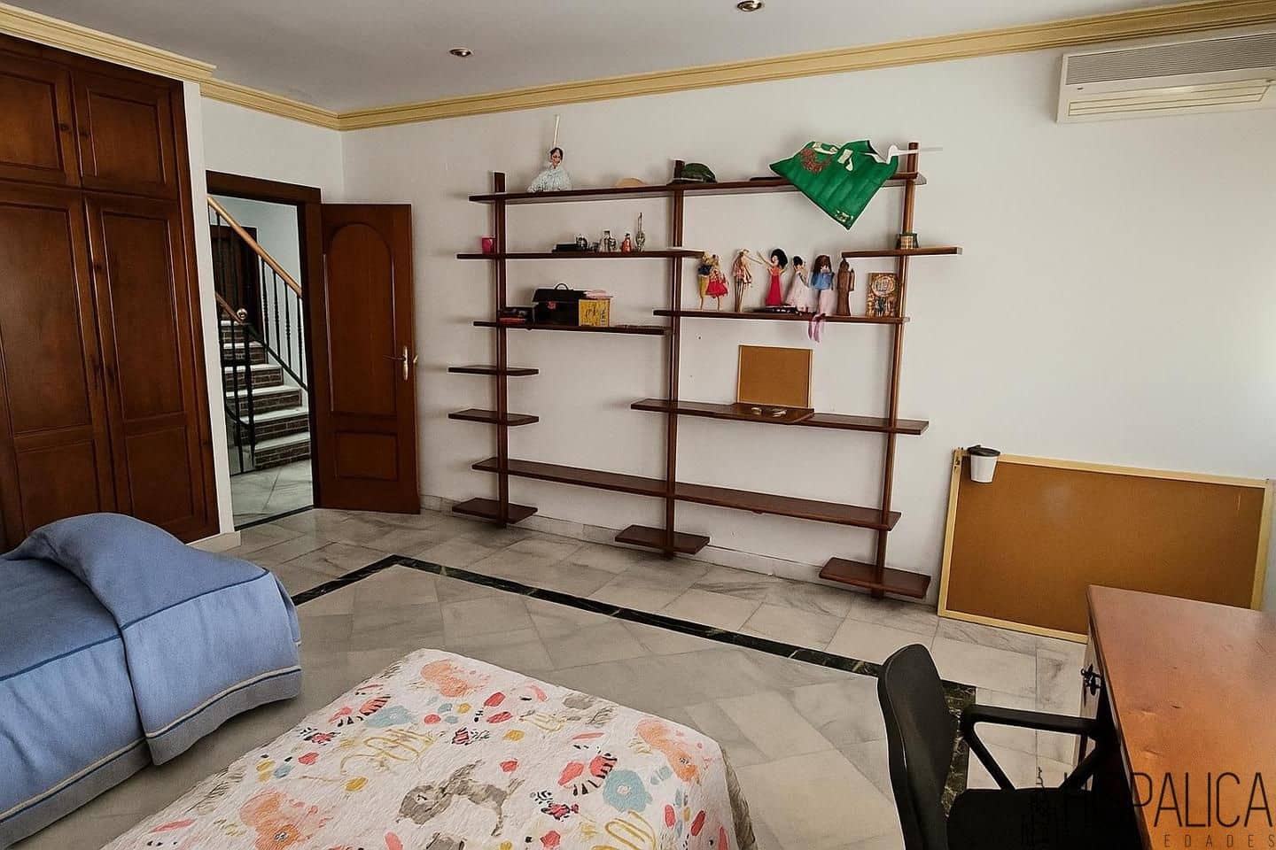 7 soveværelse Villa til salg i Dos Hermanas - € 550.000 (Ref: 9187846)