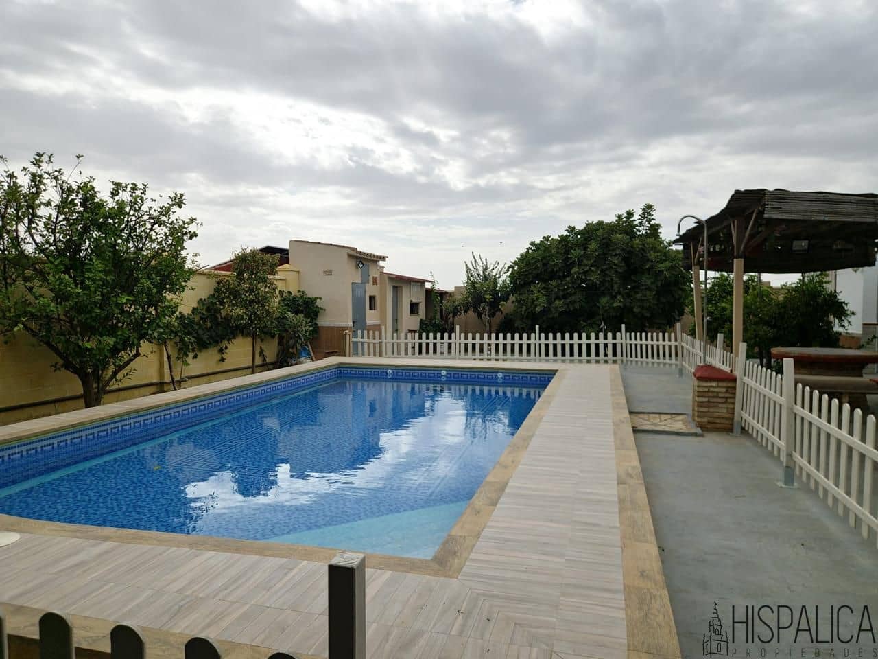 4 bedroom Villa for sale in Fuente Palmera with pool - € 252,000 (Ref: 9345533)