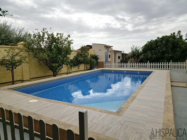 4 slaapkamer Villa te koop in Fuente Palmera met zwembad - € 252.000 (Ref: 9345533)