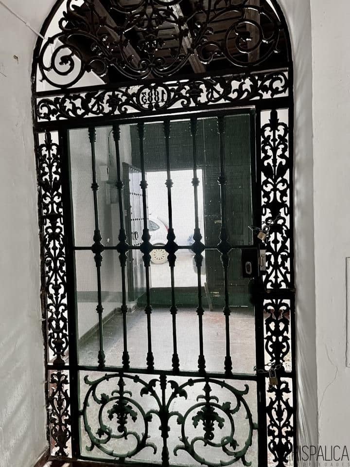 9 quarto Moradia para venda em Carmona com garagem - 360 000 € (Ref: 9677884)