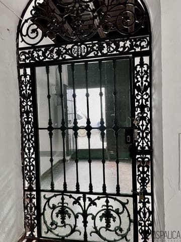 9 bedroom Villa for sale in Carmona with garage - € 360,000 (Ref: 9677884)