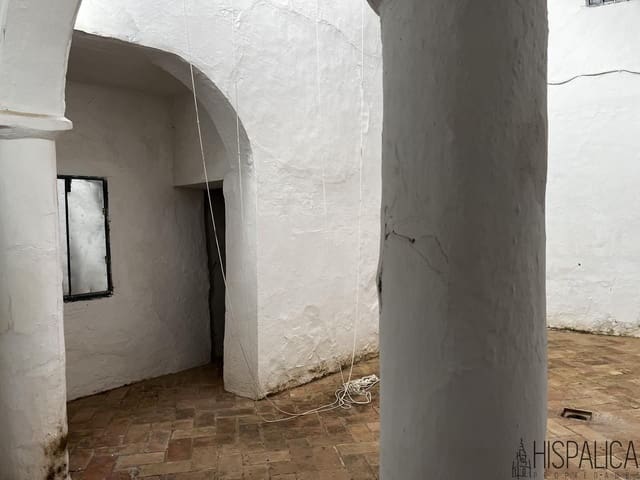 9 bedroom Villa for sale in Carmona with garage - € 360,000 (Ref: 9677884)