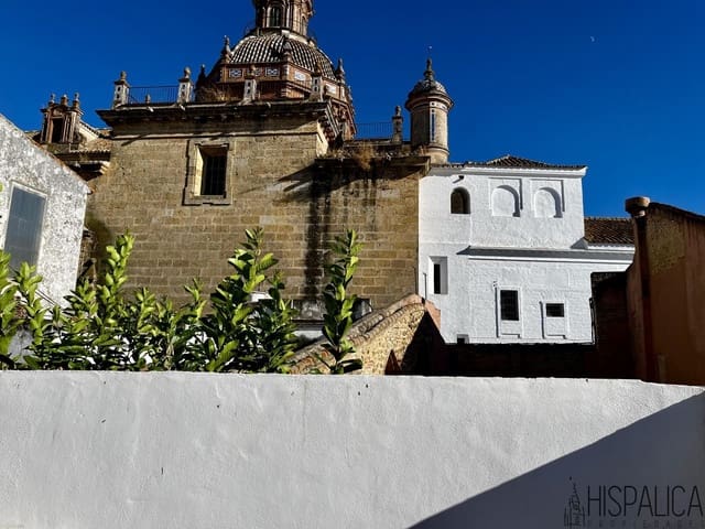 9 bedroom Villa for sale in Carmona with garage - € 360,000 (Ref: 9677884)