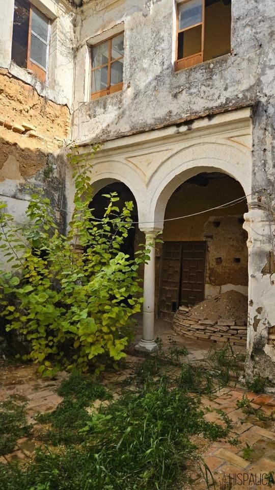 6 bedroom Villa for sale in Carmona - € 290,000 (Ref: 9685798)