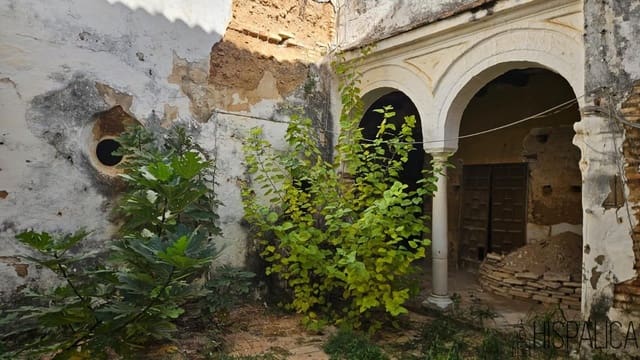 6 bedroom Villa for sale in Carmona - € 290,000 (Ref: 9685798)