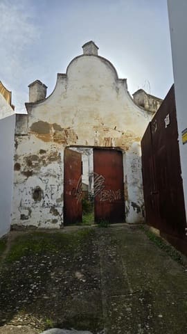 6 bedroom Villa for sale in Carmona - € 290,000 (Ref: 9685798)