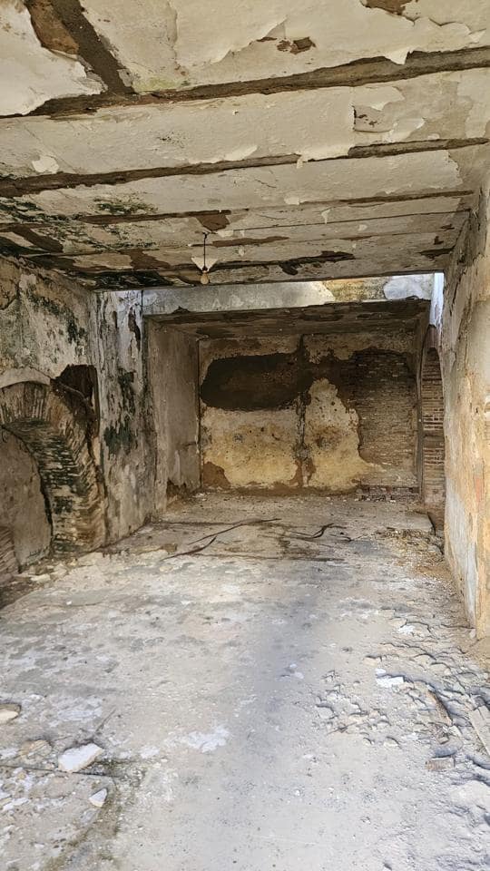 6 bedroom Villa for sale in Carmona - € 290,000 (Ref: 9685798)