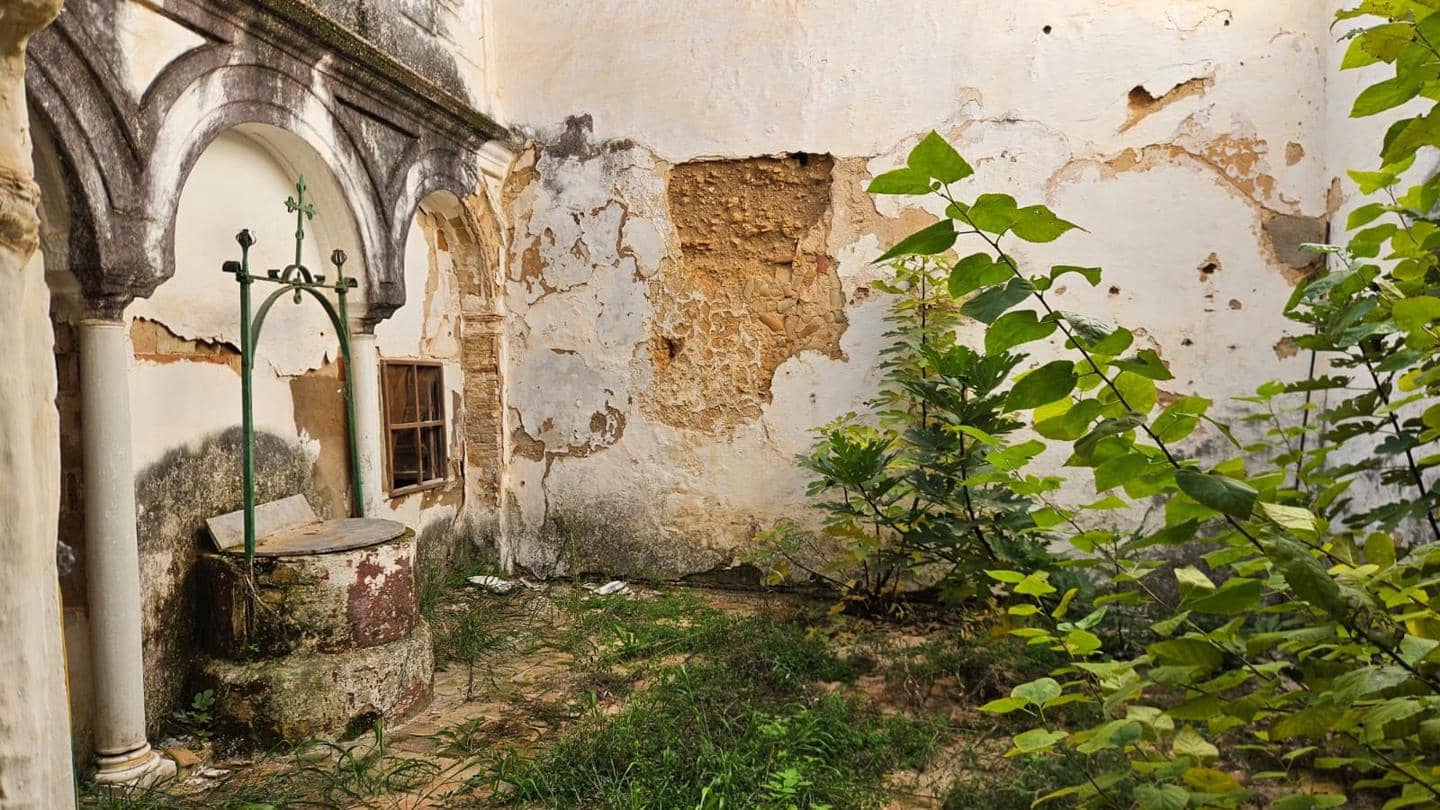 6 bedroom Villa for sale in Carmona - € 290,000 (Ref: 9685798)