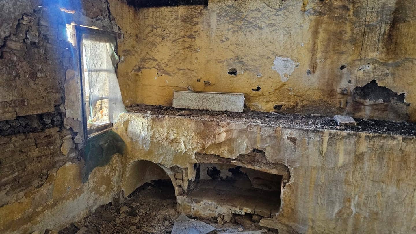 6 bedroom Villa for sale in Carmona - € 290,000 (Ref: 9685798)